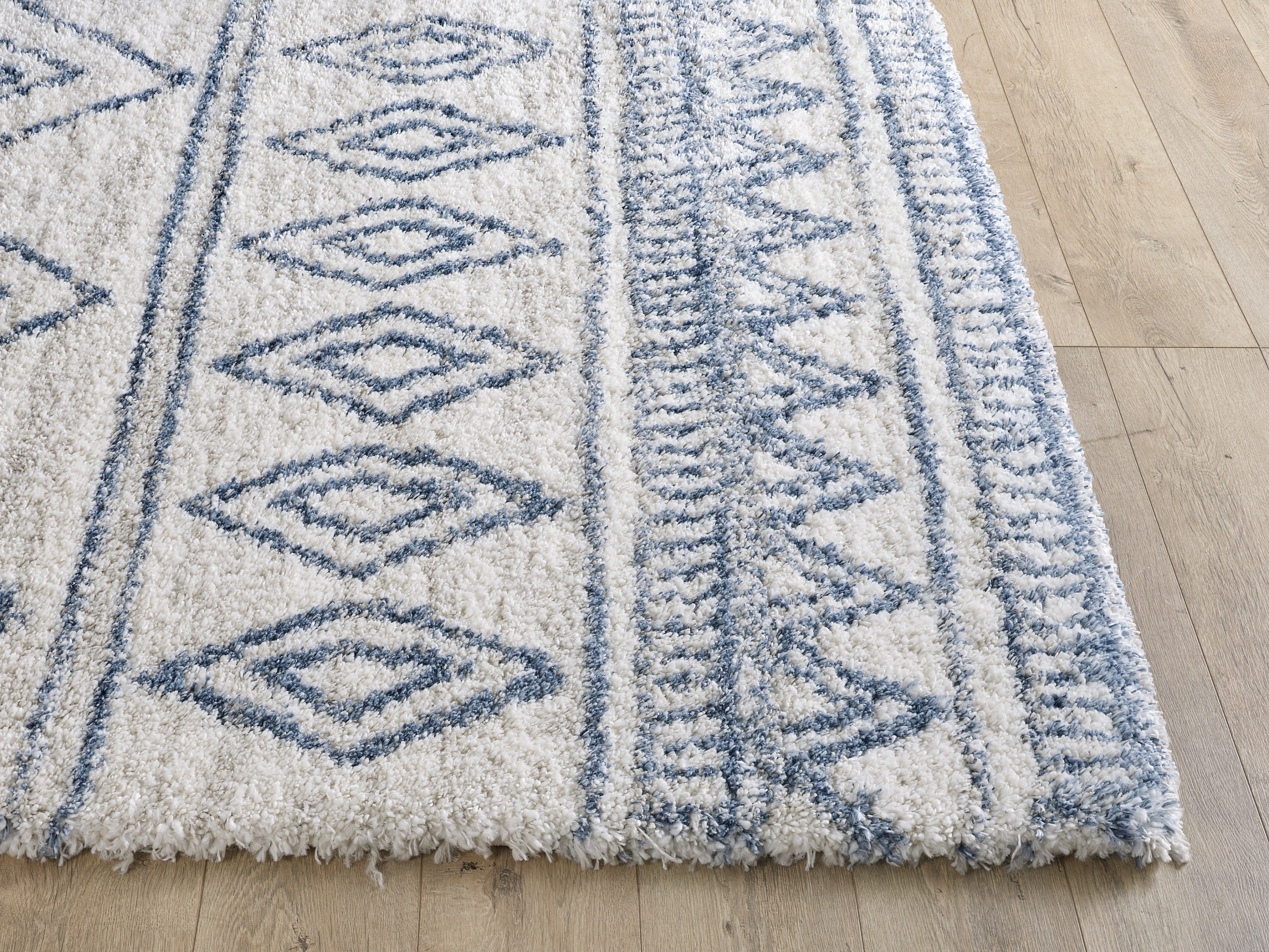 Venice Rug - White 2941 3